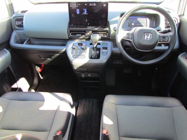 フリード e:HEVクロスター 当社元試乗車 禁煙車 純正11.4インチナビ フルセグ Bluetooth ミュージックサーバー USB 3カメラドラレコ 両側電動スライド シートヒーター LEDライト 15インチアルミ ETC(11枚目)