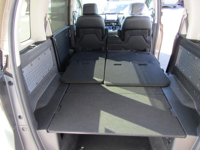 フリード e:HEVクロスター 当社元試乗車 禁煙車 純正11.4インチナビ フルセグ Bluetooth ミュージックサーバー USB 3カメラドラレコ 両側電動スライド シートヒーター LEDライト 15インチアルミ ETC(17枚目)