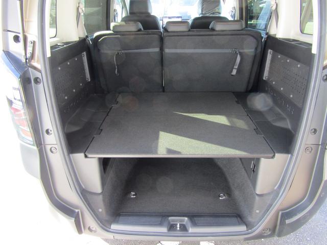 フリード e:HEVクロスター 当社元試乗車 禁煙車 純正11.4インチナビ フルセグ Bluetooth ミュージックサーバー USB 3カメラドラレコ 両側電動スライド シートヒーター LEDライト 15インチアルミ ETC(18枚目)