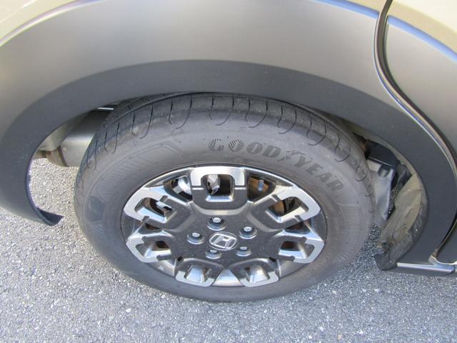 フリード e:HEVクロスター 当社元試乗車 禁煙車 純正11.4インチナビ フルセグ Bluetooth ミュージックサーバー USB 3カメラドラレコ 両側電動スライド シートヒーター LEDライト 15インチアルミ ETC(23枚目)