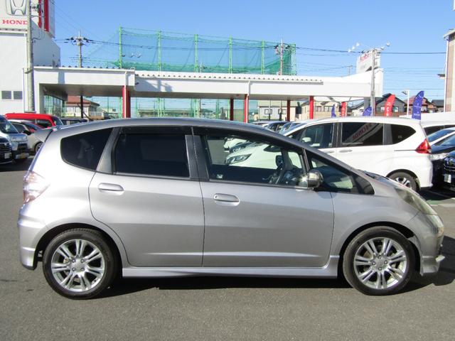 フィット RS 運転席エアバック ETC 両席エアバック DVD再生可 1オーナ キ-レス セキュリティアラーム ワンセグTV ナビ&TV 禁煙 AAC USB PW ABS パワーステ(13枚目)