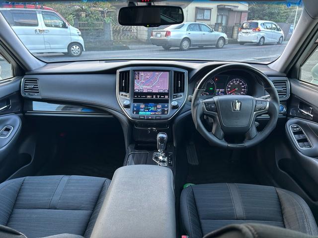 クラウンハイブリッド アスリートＳ　ＨＶバッテリー交換済み　社外新品ステアリング　社外１９インチアルミ（4枚目）