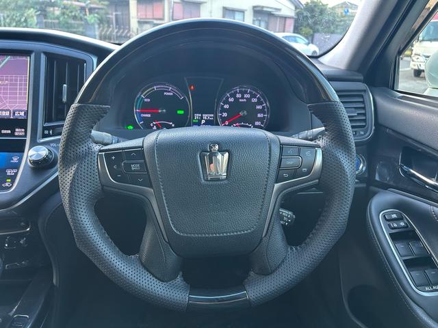 クラウンハイブリッド アスリートＳ　ＨＶバッテリー交換済み　社外新品ステアリング　社外１９インチアルミ（6枚目）