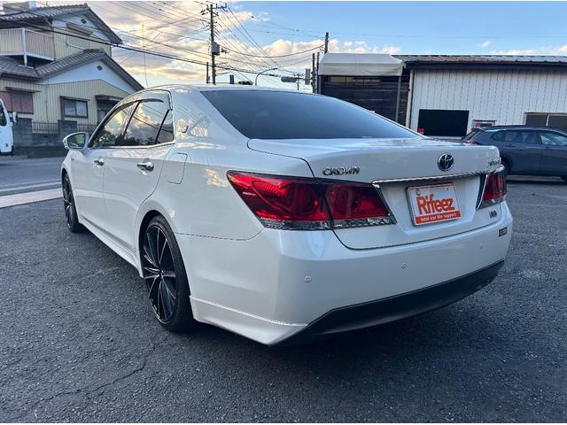 クラウンハイブリッド アスリートＳ　ＨＶバッテリー交換済み　社外新品ステアリング　社外１９インチアルミ（18枚目）