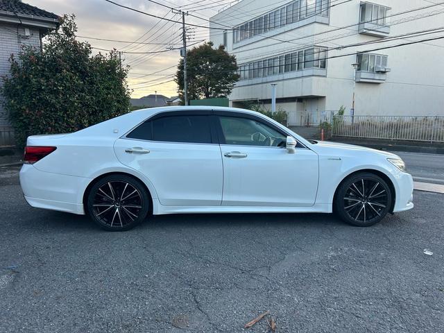 クラウンハイブリッド アスリートＳ　ＨＶバッテリー交換済み　社外新品ステアリング　社外１９インチアルミ（21枚目）