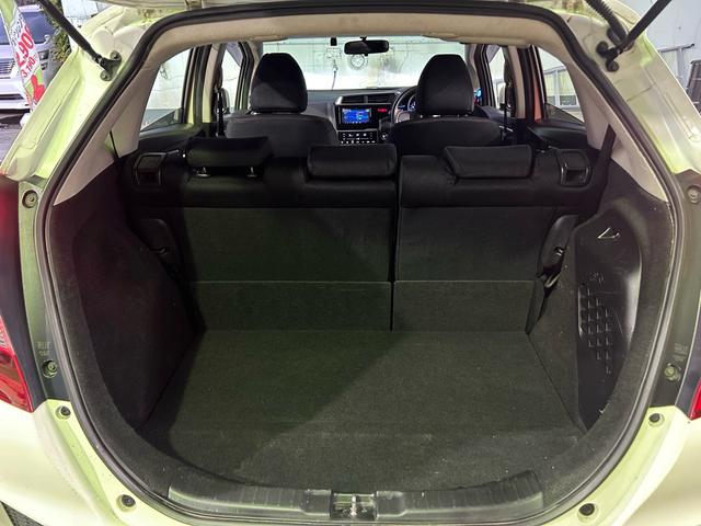 フィットハイブリッド Ｆパッケージ　ドラレコ　ナビ・ＴＶ　Ｂｌｕｅｔｏｏｔｈ接続可能　バックカメラ　ＥＴＣ　社外アルミホイール　ハイブリットカー　ドアバイザー（25枚目）