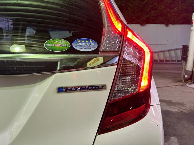 フィットハイブリッド Ｆパッケージ　ドラレコ　ナビ・ＴＶ　Ｂｌｕｅｔｏｏｔｈ接続可能　バックカメラ　ＥＴＣ　社外アルミホイール　ハイブリットカー　ドアバイザー（29枚目）