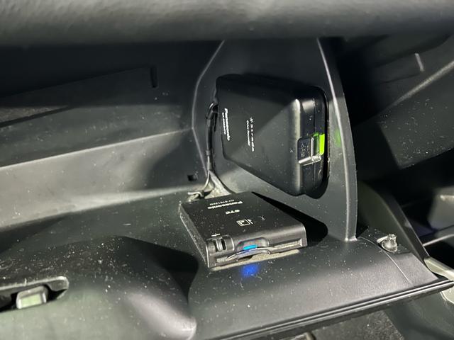 フィットハイブリッド Ｆパッケージ　ドラレコ　ナビ・ＴＶ　Ｂｌｕｅｔｏｏｔｈ接続可能　バックカメラ　ＥＴＣ　社外アルミホイール　ハイブリットカー　ドアバイザー（31枚目）