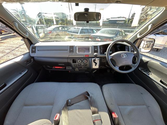 ハイエースバン ロングDX ウェルキャブ 車いす仕様車 Bタイプ 乗車10名 車いす2基固定 ナビ・TV ETC(4枚目)