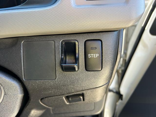 ハイエースバン ロングDX ウェルキャブ 車いす仕様車 Bタイプ 乗車10名 車いす2基固定 ナビ・TV ETC(13枚目)