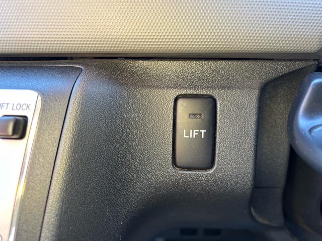 ハイエースバン ロングDX ウェルキャブ 車いす仕様車 Bタイプ 乗車10名 車いす2基固定 ナビ・TV ETC(14枚目)