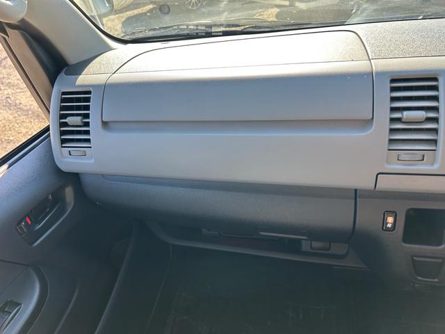 ハイエースバン ロングDX ウェルキャブ 車いす仕様車 Bタイプ 乗車10名 車いす2基固定 ナビ・TV ETC(16枚目)