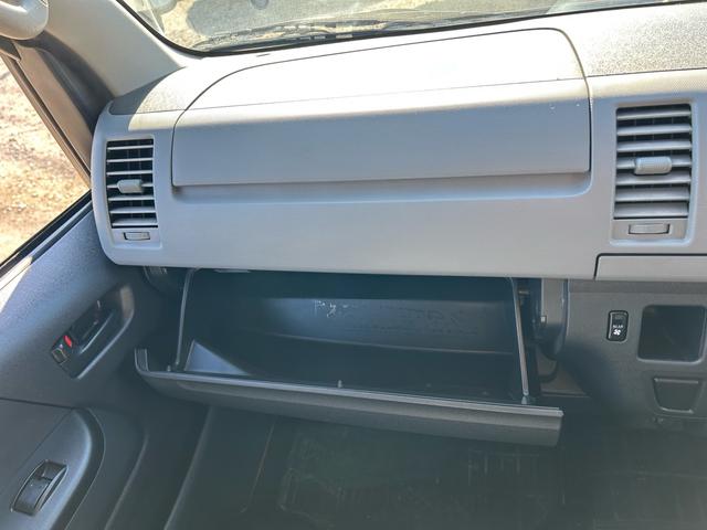 ハイエースバン ロングDX ウェルキャブ 車いす仕様車 Bタイプ 乗車10名 車いす2基固定 ナビ・TV ETC(17枚目)