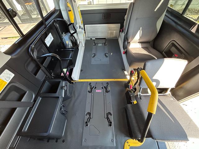 ハイエースバン ロングDX ウェルキャブ 車いす仕様車 Bタイプ 乗車10名 車いす2基固定 ナビ・TV ETC(30枚目)