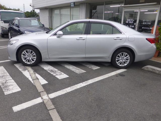 クラウン ロイヤル　２０２５年モデルカロッツエリア８インチ大型ナビ　フルセグＴＶ　バックカメラ　Ｂｌｕｅｔｏｏｔｈ接続　コムテック社製ドライブレコーダー　ＥＴＣ　　１年間　走行距離無制限　保証付（5枚目）