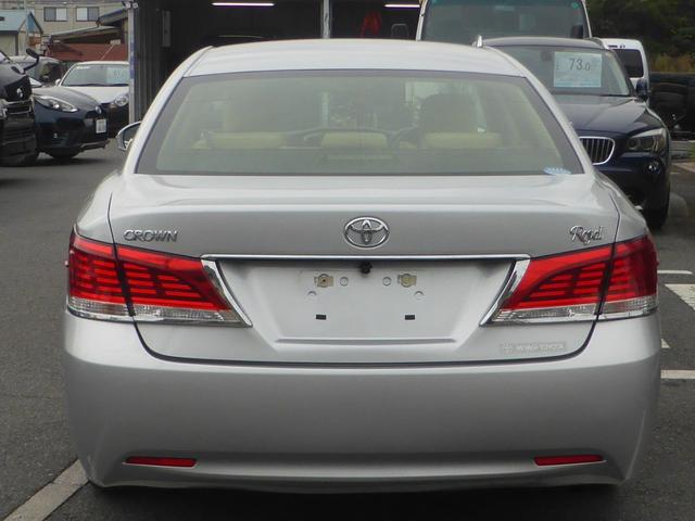 クラウン ロイヤル　２０２５年モデルカロッツエリア８インチ大型ナビ　フルセグＴＶ　バックカメラ　Ｂｌｕｅｔｏｏｔｈ接続　コムテック社製ドライブレコーダー　ＥＴＣ　　１年間　走行距離無制限　保証付（6枚目）