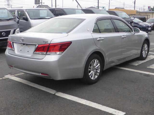 クラウン ロイヤル　２０２５年モデルカロッツエリア８インチ大型ナビ　フルセグＴＶ　バックカメラ　Ｂｌｕｅｔｏｏｔｈ接続　コムテック社製ドライブレコーダー　ＥＴＣ　　１年間　走行距離無制限　保証付（8枚目）