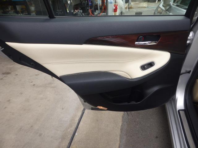 クラウン ロイヤル　２０２５年モデルカロッツエリア８インチ大型ナビ　フルセグＴＶ　バックカメラ　Ｂｌｕｅｔｏｏｔｈ接続　コムテック社製ドライブレコーダー　ＥＴＣ　　１年間　走行距離無制限　保証付（30枚目）