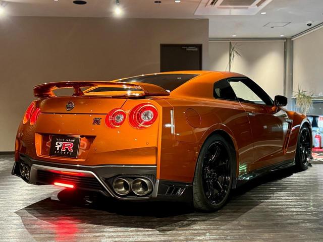 ＧＴ－Ｒ トラックエディション　エンジニアードｂｙニスモ　２０１７モデル　後期型　ＮＨＰＣ点検・診断済　専用強化車体・サスペンション・２０ｉｎｃｈＡＷ　黒本革ＲＥＣＡＲＯシート　サッチャムセキュリティ　純正ＳＤナビ地デジ・Ｂカメラ　Ｂｌｕｅｔｏｏｔｈ　ＥＴＣ（9枚目）