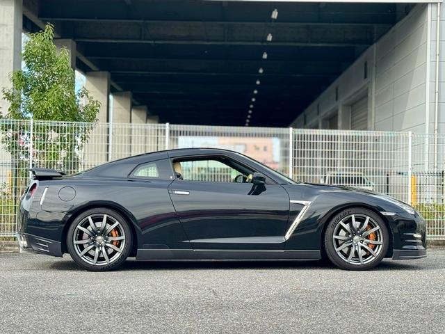 GT-R プレミアムエディション 2015・田村氏モデル 全国対応1年保証付 ワンオーナー NISMOスポリセ ファッショナブルインテリア アイボリー本革シート サッチャムセキュリティ BOSEサウンド 純正HDDナビTV・Bカメラ(6枚目)