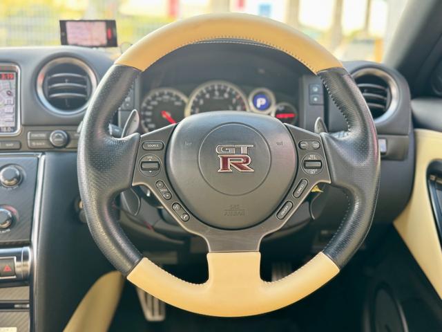 GT-R プレミアムエディション 2015・田村氏モデル 全国対応1年保証付 ワンオーナー NISMOスポリセ ファッショナブルインテリア アイボリー本革シート サッチャムセキュリティ BOSEサウンド 純正HDDナビTV・Bカメラ(18枚目)