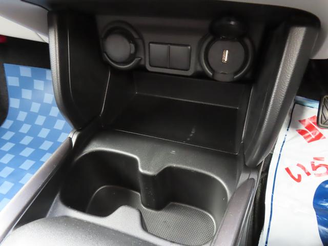 スイフト ＨＹＢＲＩＤ　ＭＸ　衝突被害軽減ブレーキ　リヤパーキングセンサー　５ＭＴ　ナビゲーション　全方位モニター　アダプティブクルーズコントロール　シートヒーター　オートライト　フルオートエアコン　パワーウィンドウ（31枚目）