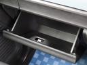 【グローブボックス】大型のグローブボックスで、車検証や色々な小物を入れても取り出しやすいですよ☆