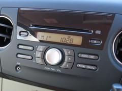【純正ＣＤプレーヤー】ＣＤ・ラジオ（ＡＭ／ＦＭ）プレーヤー標準装備です！お好きな音楽を聴いてドライブに行きましょう♪ 7