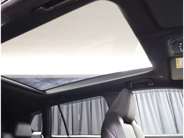 カローラクロス Ｚ　ムーンルーフ　横滑り防止機能　盗難防止装置　メモリナビ　整備記録簿　バックガイドモニター　クルーズコントロール　エアバッグ　キーフリーシステム　パワ－シ－ト　ＡＡＣ　ＥＴＣ車載器　ＡＷ　スマ－トキ－（12枚目）