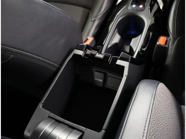 カローラクロス Ｚ　ムーンルーフ　横滑り防止機能　盗難防止装置　メモリナビ　整備記録簿　バックガイドモニター　クルーズコントロール　エアバッグ　キーフリーシステム　パワ－シ－ト　ＡＡＣ　ＥＴＣ車載器　ＡＷ　スマ－トキ－（17枚目）