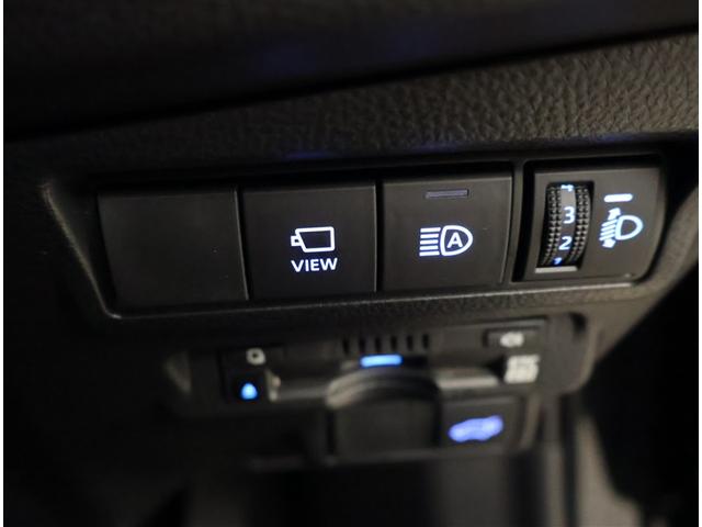 カローラクロス Ｚ　ムーンルーフ　横滑り防止機能　盗難防止装置　メモリナビ　整備記録簿　バックガイドモニター　クルーズコントロール　エアバッグ　キーフリーシステム　パワ－シ－ト　ＡＡＣ　ＥＴＣ車載器　ＡＷ　スマ－トキ－（20枚目）