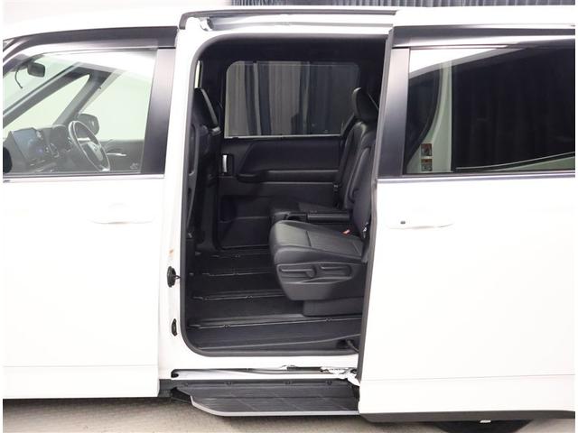 ノア ハイブリッドＳ－Ｚ　横滑り防止機能　エアバッグ　オートクルーズコントロール　地デジ　両側自動ドア　スマートエントリー　ＬＥＤランプ　バックモニター　メモリナビ　３列シート　ＥＴＣ付き　ＡＢＳ　ＡＣ１００Ｖ　アルミホイール（18枚目）