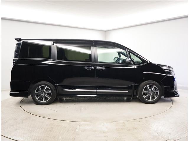 ヴォクシー ＺＳ　煌ＩＩＩ　プリクラッシュ　スマートキ　アイスト　ＤＶＤ再生機能　記録簿付き　横滑り防止装置　ナビＴＶ　アルミ　三列シート　ＷＡＣ　盗難防止　オートエアコン　キーレス　ＥＴＣ装備　パワステ　メモリナビ　クルコン（4枚目）