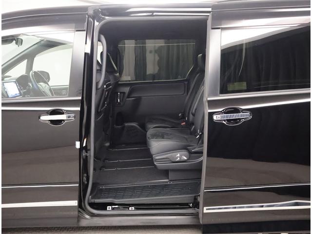 ヴォクシー ＺＳ　煌ＩＩＩ　プリクラッシュ　スマートキ　アイスト　ＤＶＤ再生機能　記録簿付き　横滑り防止装置　ナビＴＶ　アルミ　三列シート　ＷＡＣ　盗難防止　オートエアコン　キーレス　ＥＴＣ装備　パワステ　メモリナビ　クルコン（23枚目）