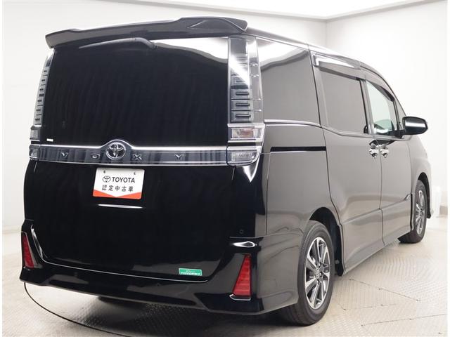 ヴォクシー ＺＳ　煌ＩＩＩ　プリクラッシュ　スマートキ　アイスト　ＤＶＤ再生機能　記録簿付き　横滑り防止装置　ナビＴＶ　アルミ　三列シート　ＷＡＣ　盗難防止　オートエアコン　キーレス　ＥＴＣ装備　パワステ　メモリナビ　クルコン（3枚目）