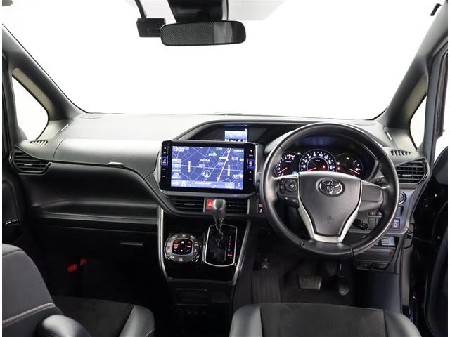 ヴォクシー ＺＳ　煌ＩＩＩ　プリクラッシュ　スマートキ　アイスト　ＤＶＤ再生機能　記録簿付き　横滑り防止装置　ナビＴＶ　アルミ　三列シート　ＷＡＣ　盗難防止　オートエアコン　キーレス　ＥＴＣ装備　パワステ　メモリナビ　クルコン（5枚目）