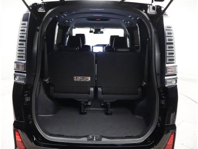 ヴォクシー ＺＳ　煌ＩＩＩ　プリクラッシュ　スマートキ　アイスト　ＤＶＤ再生機能　記録簿付き　横滑り防止装置　ナビＴＶ　アルミ　三列シート　ＷＡＣ　盗難防止　オートエアコン　キーレス　ＥＴＣ装備　パワステ　メモリナビ　クルコン（20枚目）