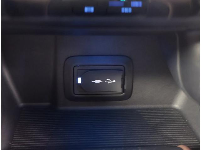 ハリアー Ｚ　盗難防止　運転席パワーシート　地デジ　横滑防止装置　リアビューカメラ　ヘッドライトＬＥＤ　アルミホイール　点検記録簿　Ｗエアバッグ　キーレス　ドラレコ付き　スマートキ－　サイドエアバッグ　エアコン（14枚目）