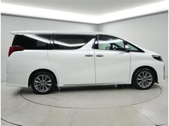 買った後も安心！弊社の中古車は１年間・走行距離無制限の無料保証付き！対象項目も約６０項目、５０００部品が保証対象。さらに延長保証もご用意しており、最長３年間のワイド保証にバージョンアップできます。 4