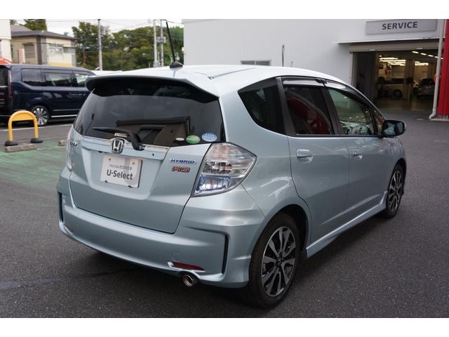 フィットハイブリッド ＲＳファインスタイル　ワンオーナー　禁煙車　ＨＤＤナビ　リアカメラ　ＥＴＣ　クルーズコントロール　記録簿　オートクルーズ　キーレス　スマ－トキ－　パワーステアリング　ワンセグ　バックカメラ　盗難防止システム　ＡＡＣ　ＡＢＳ（5枚目）