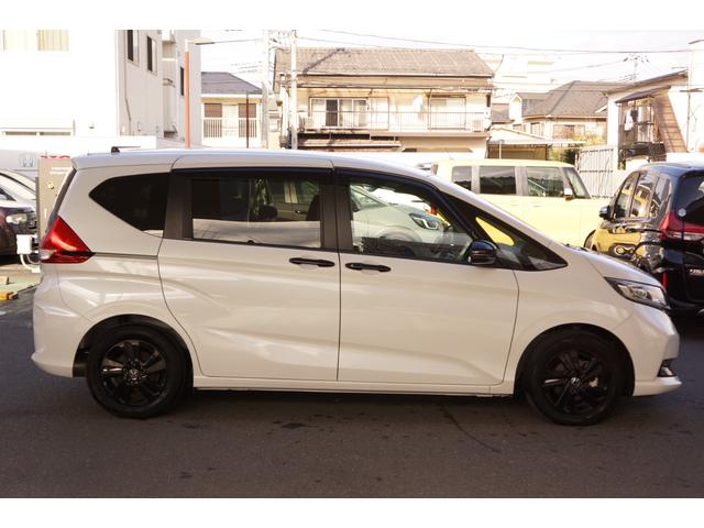 フリード Ｇブラックスタイル　ワンオーナー／前後ドラレコ／メモリーナビ／ＥＴＣ２．０／アルミホイール　両電動スライドドア　ＵＳＢ接続　バックモニター　ドラレコ付き　フルセグテレビ　ＬＥＤヘッドライト　ＤＶＤ再生可能　スマートキー（7枚目）