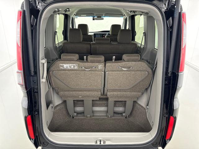 �y�r�b�O���Q�b�W���[�h�z�R��ڃV�[�g�������[���āA�Q��ڃV�[�g��O���փX���C�h������ƍL��ȃt���b�g�X�y�[�X���o���オ��܂��I