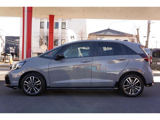 フィット ＲＳ　ＬＥＤヘッドライト　エアコン　キーレス　スマートキー　横滑防止装置　サイドカーテンエアバック　オートクルーズコントロール　ＵＳＢポート　コーナーセンサー　イモビライザー　地デジフルセグ　リアカメラ（11枚目）