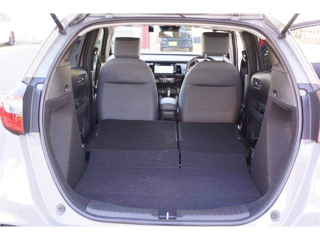 フィット ＲＳ　ＬＥＤヘッドライト　エアコン　キーレス　スマートキー　横滑防止装置　サイドカーテンエアバック　オートクルーズコントロール　ＵＳＢポート　コーナーセンサー　イモビライザー　地デジフルセグ　リアカメラ（18枚目）