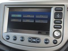 ナビゲーションはホンダ純正ＨＤＤナビを装着しております。ＡＭ、ＦＭ、ＣＤ、ＤＶＤ再生、音楽録音再生、ワンセグＴＶがご使用いただけます。初めて訪れた場所でも安心ですね！ 3