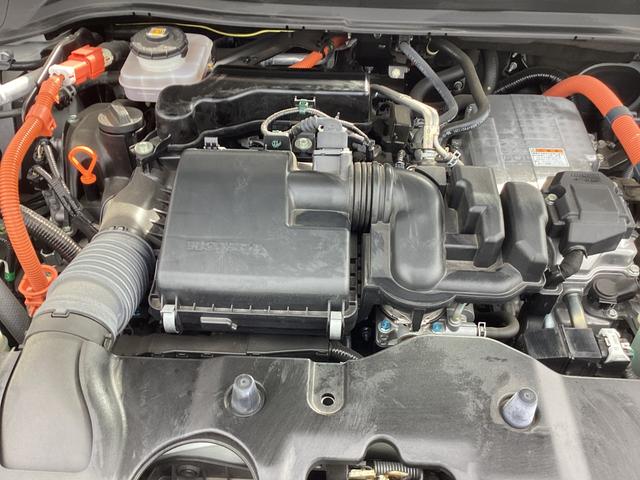 ヴェゼル ｅ：ＨＥＶＺ　衝突回避支援ブレーキ機能　１オナ　スマキ　フルオートエアコン　Ｄレコ　エアバッグ　両席エアバック　Ｒカメ　記録簿付　パワーウィンドウ　ＬＥＤランプ　ソナー　クルーズＣ　ナビ＆ＴＶ　禁煙（3枚目）