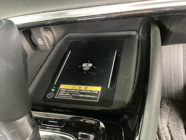 ヴェゼル ｅ：ＨＥＶＺ　衝突回避支援ブレーキ機能　１オナ　スマキ　フルオートエアコン　Ｄレコ　エアバッグ　両席エアバック　Ｒカメ　記録簿付　パワーウィンドウ　ＬＥＤランプ　ソナー　クルーズＣ　ナビ＆ＴＶ　禁煙（18枚目）