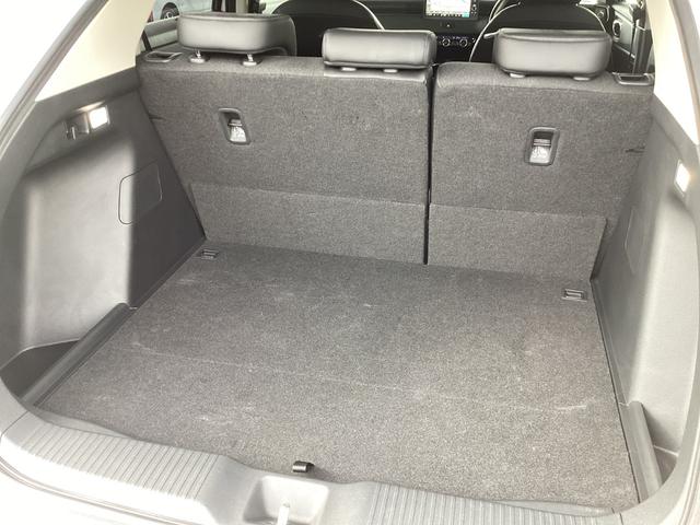 ヴェゼル ｅ：ＨＥＶＺ　衝突回避支援ブレーキ機能　１オナ　スマキ　フルオートエアコン　Ｄレコ　エアバッグ　両席エアバック　Ｒカメ　記録簿付　パワーウィンドウ　ＬＥＤランプ　ソナー　クルーズＣ　ナビ＆ＴＶ　禁煙（28枚目）