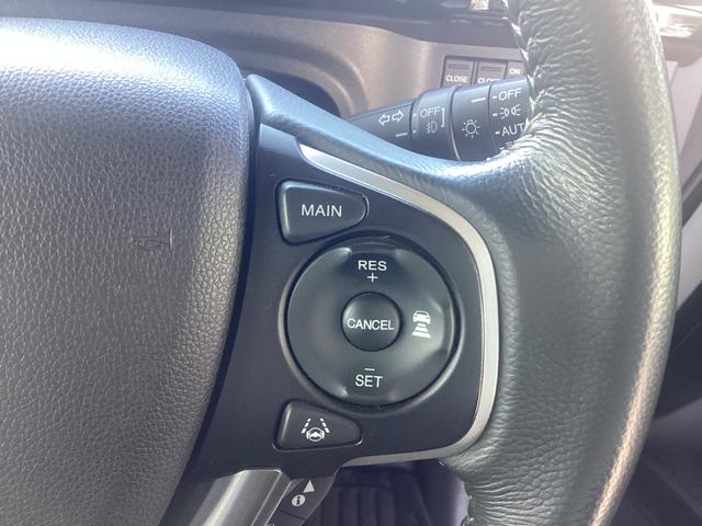 高速走行時に便利なオートクルーズコントロール付き！