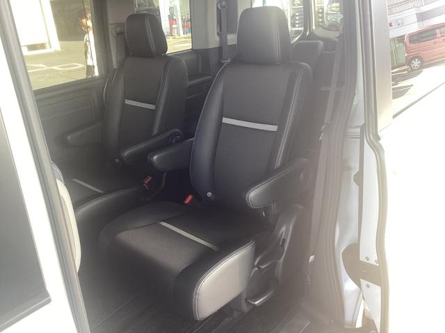 小さなお子さまや年配の方も乗りこみやすい低いステップ高。軽い力で開くパワースライドドアともあいまって、毎日乗り降りするほど実感できる便利さです。